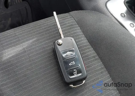 2013 Volkswagen Tiguan S z USA, uszkodzony, nr VIN WVGAV3AXXDW596963